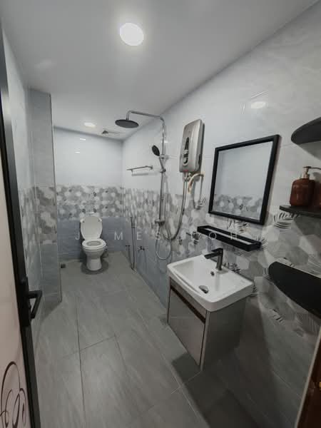 Apartment for Sale at Pangsapuri Angsana - James Loh - Bathroom - PropertyGuru.com.my