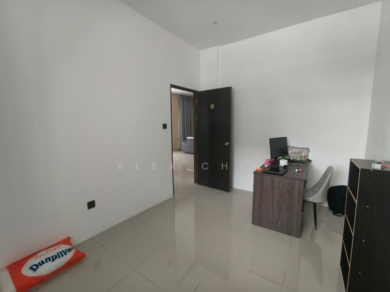 Rumah Teres 2 Tingkat untuk Dijual di City Garden (Samarahan) - Alex Chin - Study - PropertyGuru.com.my