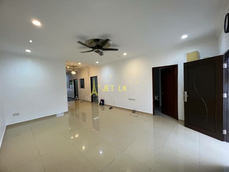 1-storey Terraced House for Sale in Bandar Putera 2 (Klang) - Daniel Kok - Living Room - PropertyGuru.com.my