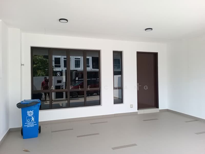 Rumah Teres 3 Tingkat untuk Disewa di Setia Utama (Setia Alam) - Apple Chang - Entrance - PropertyGuru.com.my