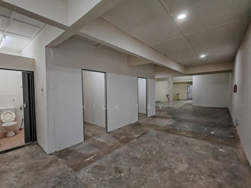 Kedai untuk Disewa di Taman Sentosa (Johor Bahru) - Nick Tay - Bathroom - PropertyGuru.com.my