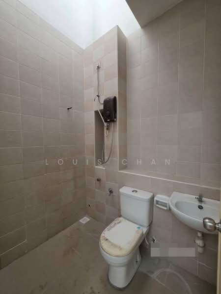 2-storey Terraced House for Sale in Setia Indah (Setia Alam) - Louis Chan - Bathroom - PropertyGuru.com.my