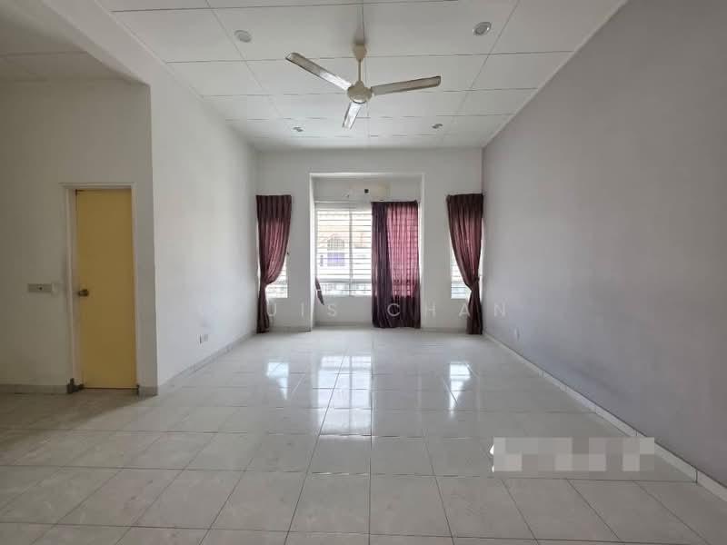 2-storey Terraced House for Sale in Setia Indah (Setia Alam) - Louis Chan - Living Room - PropertyGuru.com.my