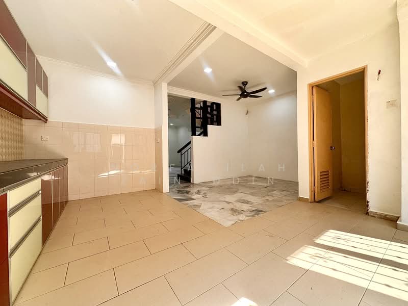 Rumah Teres 2 Tingkat untuk Dijual di Sungai Buloh (Selangor) - NORFADILAH ZAINUDDIN - Kitchen - PropertyGuru.com.my