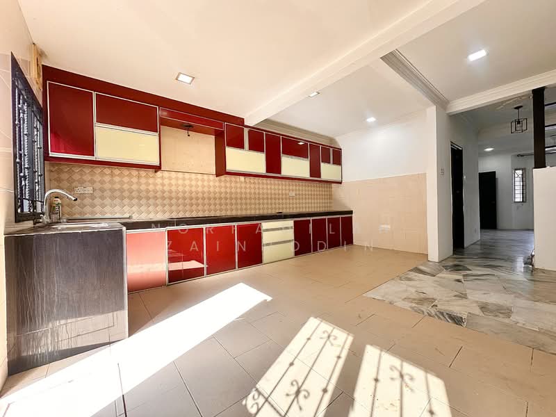 Rumah Teres 2 Tingkat untuk Dijual di Sungai Buloh (Selangor) - NORFADILAH ZAINUDDIN - Kitchen - PropertyGuru.com.my