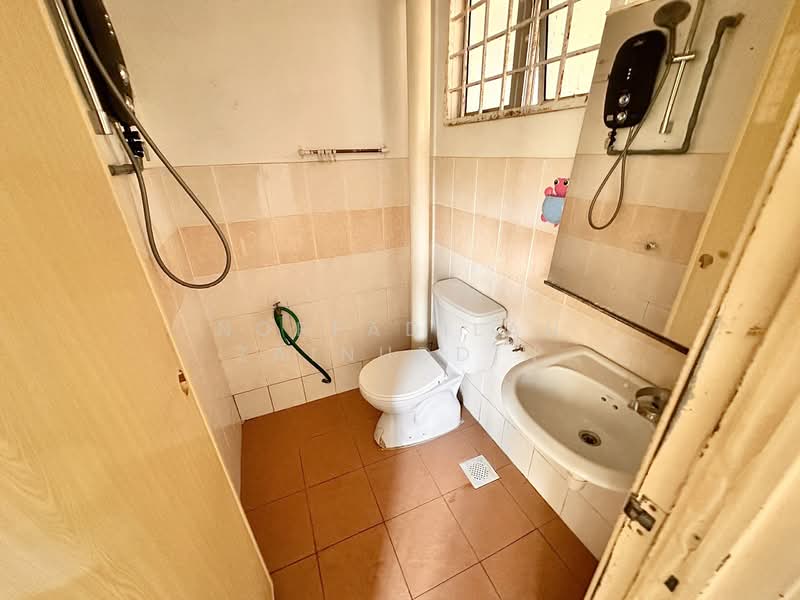 Rumah Teres 2 Tingkat untuk Dijual di Sungai Buloh (Selangor) - NORFADILAH ZAINUDDIN - Bathroom - PropertyGuru.com.my