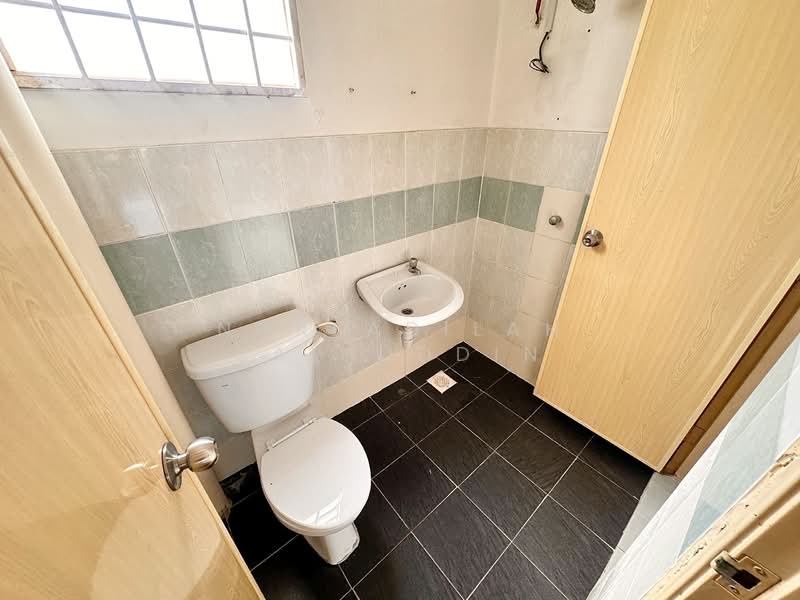 Rumah Teres 2 Tingkat untuk Dijual di Sungai Buloh (Selangor) - NORFADILAH ZAINUDDIN - Bathroom - PropertyGuru.com.my