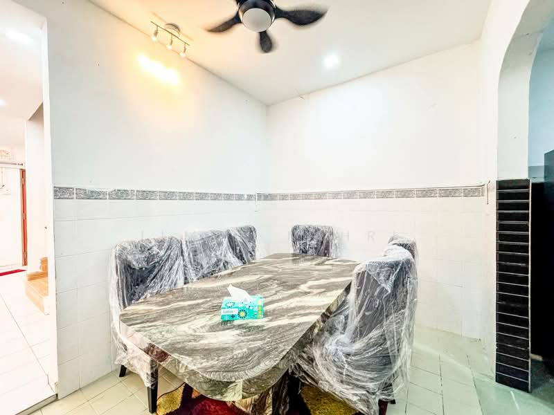 Rumah Teres 2 Tingkat untuk Dijual di Bandar Tasik Kesuma (Beranang) - Ilman Nahri - Dining Room - PropertyGuru.com.my