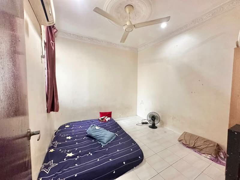 1-storey Terraced House for Sale in Bandar Saujana Putra (Tanjong Duabelas) - Mu'izz Halim - Bedroom - PropertyGuru.com.my