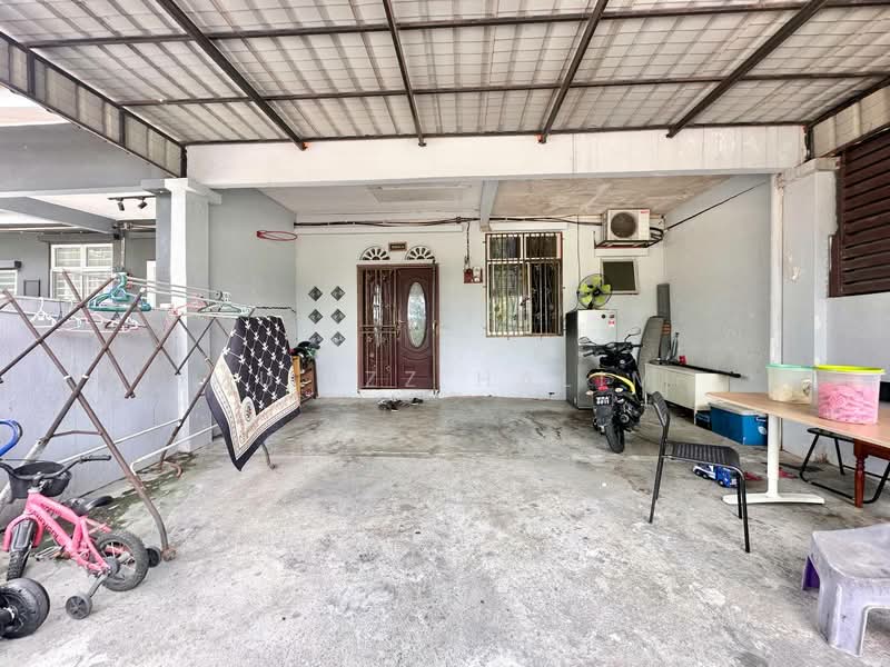 1-storey Terraced House for Sale in Bandar Saujana Putra (Tanjong Duabelas) - Mu'izz Halim - Exterior - PropertyGuru.com.my