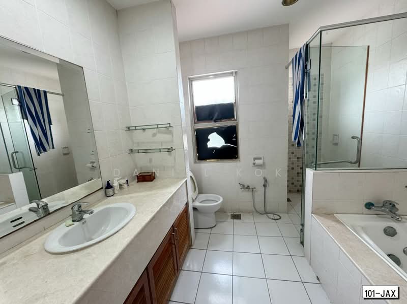 Rumah Berkembar untuk Dijual di Ambang Botanic (Klang) - Daniel Kok - Bathroom - PropertyGuru.com.my