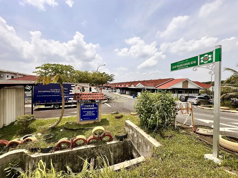 Rumah Teres 1 Tingkat untuk Dijual di Seksyen 30 (Shah Alam) - NORFADILAH ZAINUDDIN - Exterior - PropertyGuru.com.my