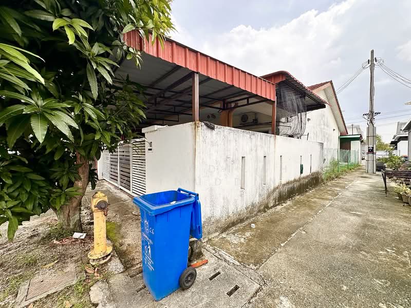 Rumah Teres 1 Tingkat untuk Dijual di Seksyen 30 (Shah Alam) - NORFADILAH ZAINUDDIN - Exterior - PropertyGuru.com.my