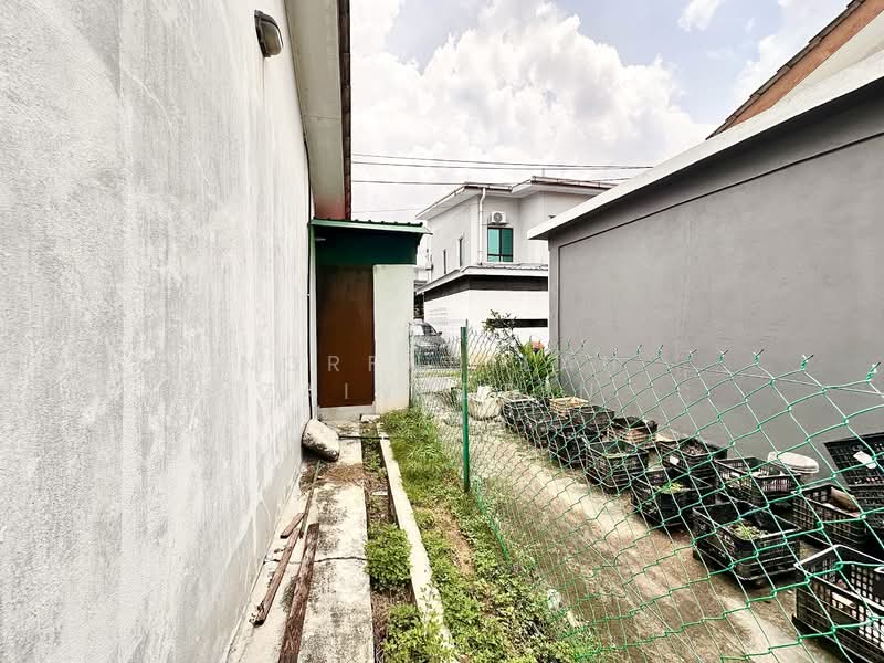 Rumah Teres 1 Tingkat untuk Dijual di Seksyen 30 (Shah Alam) - NORFADILAH ZAINUDDIN - Exterior - PropertyGuru.com.my