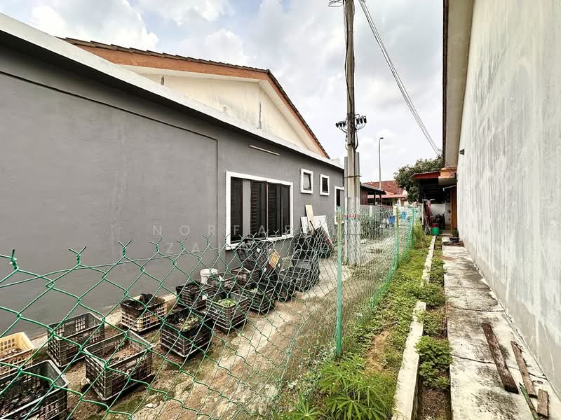 Rumah Teres 1 Tingkat untuk Dijual di Seksyen 30 (Shah Alam) - NORFADILAH ZAINUDDIN - Exterior - PropertyGuru.com.my