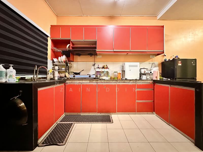 Rumah Teres 1 Tingkat untuk Dijual di Seksyen 30 (Shah Alam) - NORFADILAH ZAINUDDIN - Kitchen - PropertyGuru.com.my