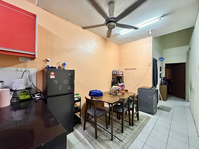 Rumah Teres 1 Tingkat untuk Dijual di Seksyen 30 (Shah Alam) - NORFADILAH ZAINUDDIN - Kitchen - PropertyGuru.com.my