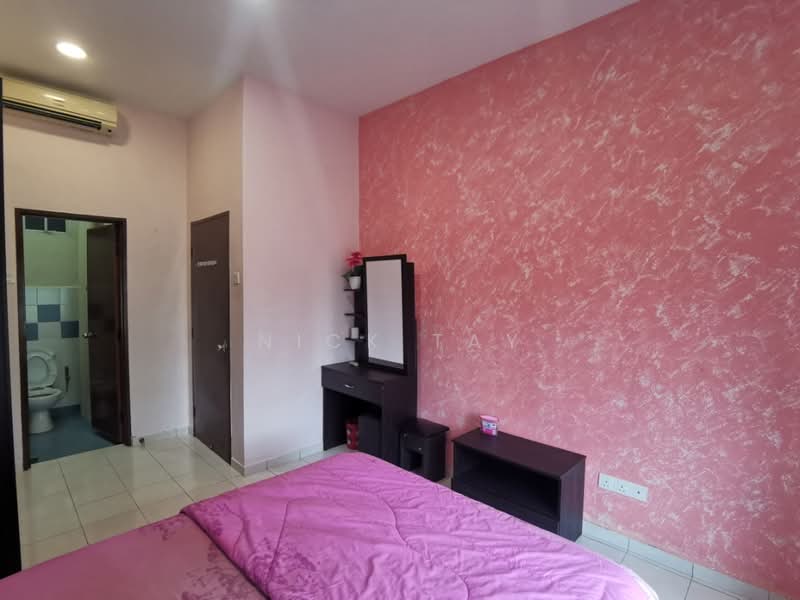 Pangsapuri untuk Dijual di Impian Senibong Apartment - Nick Tay - Bedroom - PropertyGuru.com.my