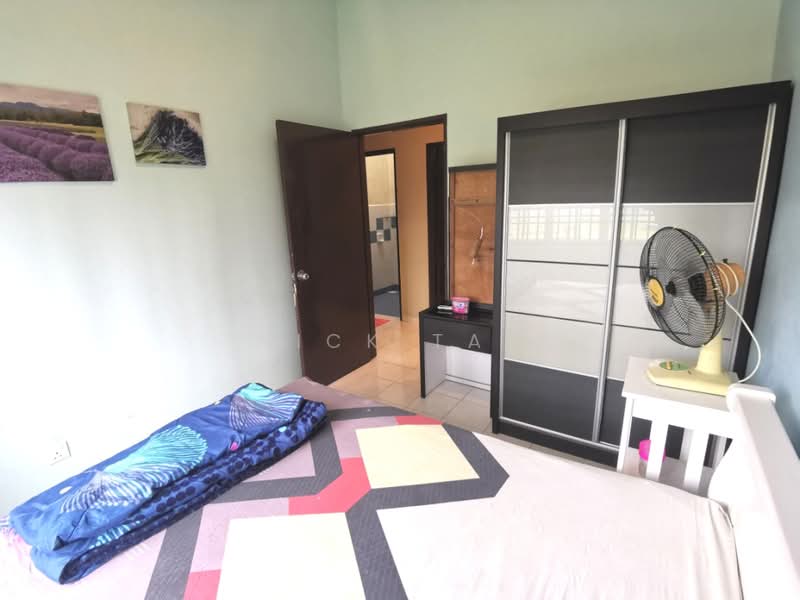 Pangsapuri untuk Dijual di Impian Senibong Apartment - Nick Tay - Bedroom - PropertyGuru.com.my