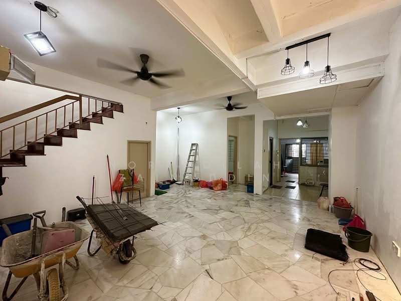2-storey Terraced House for Sale in Puncak Alam (Selangor) - NORFADILAH ZAINUDDIN - Living Room - PropertyGuru.com.my