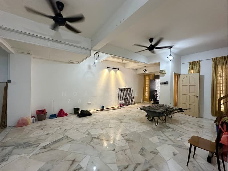 2-storey Terraced House for Sale in Puncak Alam (Selangor) - NORFADILAH ZAINUDDIN - Living Room - PropertyGuru.com.my
