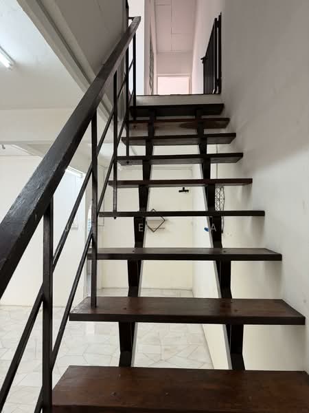 2-storey Terraced House for Sale in Taman Ipoh Jaya (Ipoh) - Jodie Kuan - Stairs - PropertyGuru.com.my