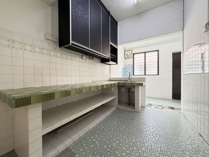 2-storey Terraced House for Sale in Taman Ipoh Jaya (Ipoh) - Jodie Kuan - Kitchen - PropertyGuru.com.my