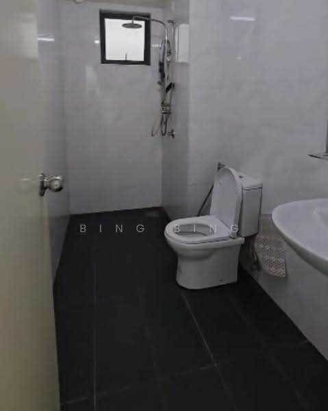 Service Residence for Sale at Vista Alam Serviced Apartment - Bing Bing - Bathroom - PropertyGuru.com.my