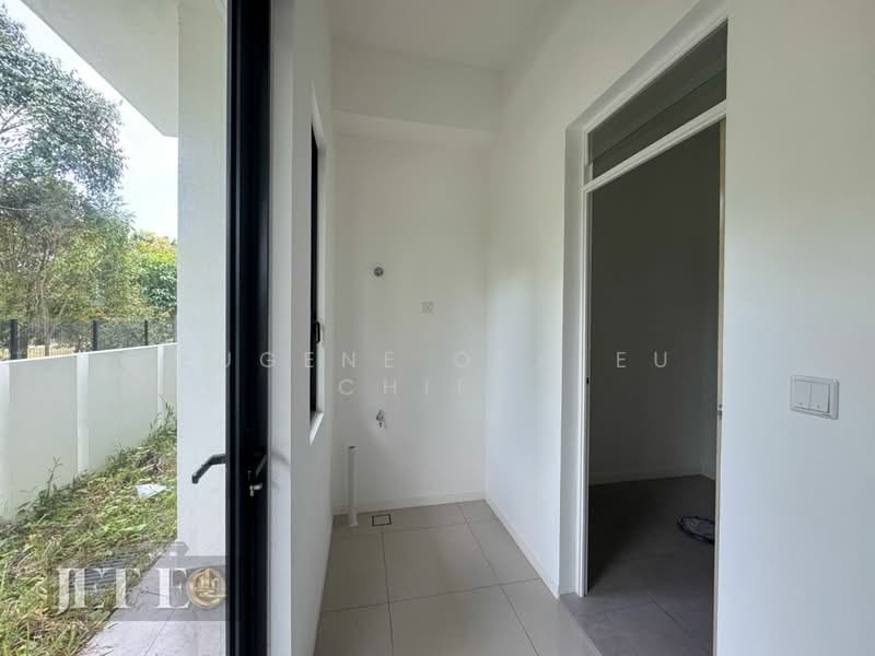 Rumah Teres 1 Tingkat untuk Dijual di Telok Panglima Garang (Selangor) - Eugene Ong Eu chieh - Entrance - PropertyGuru.com.my