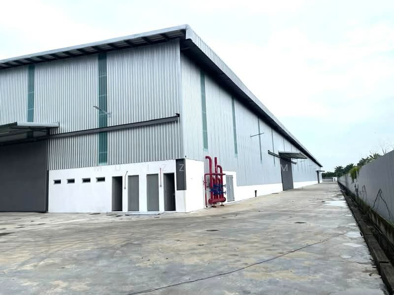 Factory for Sale in Kampung Teluk Mengkuang (Telok Panglima Garang) - Mu'izz Halim - Exterior - PropertyGuru.com.my
