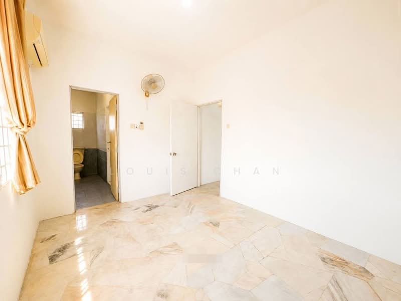 2-storey Terraced House for Sale in Taman Sentosa (Klang) - Louis Chan - Bathroom - PropertyGuru.com.my
