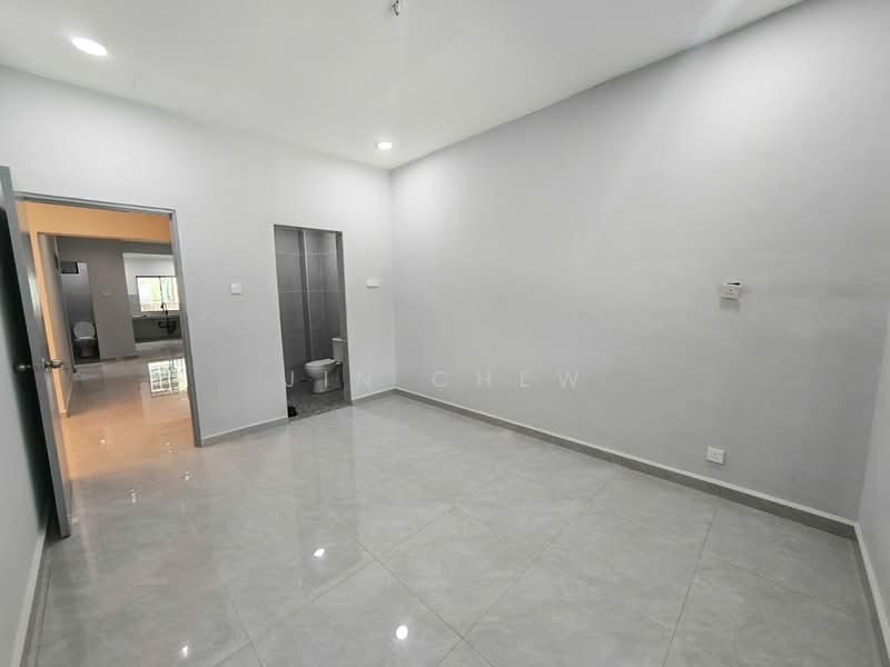 1-storey Terraced House for Sale in Taman Perling (Perling) - Jin Chew - Interior - PropertyGuru.com.my