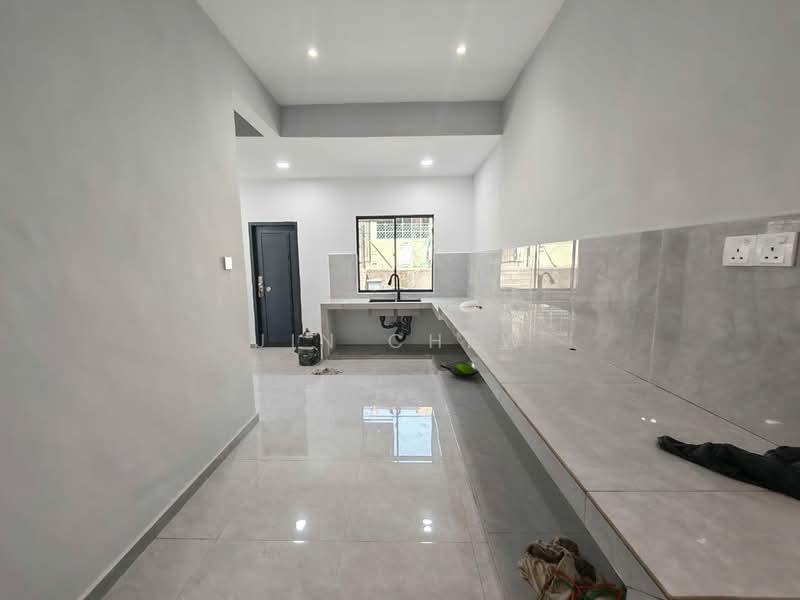 1-storey Terraced House for Sale in Taman Perling (Perling) - Jin Chew - Kitchen - PropertyGuru.com.my