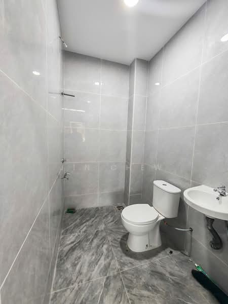 1-storey Terraced House for Sale in Taman Perling (Perling) - Jin Chew - Bathroom - PropertyGuru.com.my