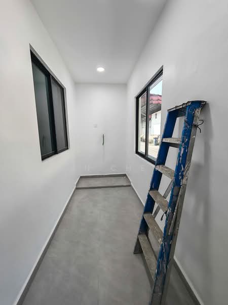 1-storey Terraced House for Sale in Taman Perling (Perling) - Jin Chew - Corridor - PropertyGuru.com.my