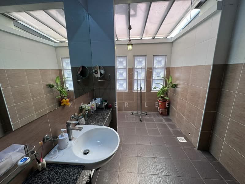 Semi-Detached House for Sale in Skudai (Johor) - Kasper Lee - Bathroom - PropertyGuru.com.my