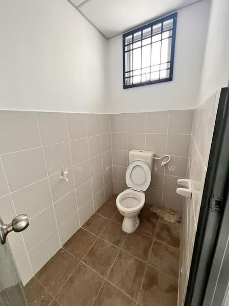 Kedai untuk Disewa di Johor Bahru (Johor) - Annly Liew - Bathroom - PropertyGuru.com.my