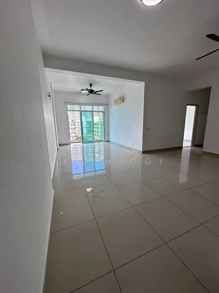 Kondominium untuk Dijual di Reflections Condominium - Simon Ooi - Living Room - PropertyGuru.com.my