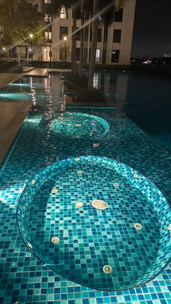 Servis Apartment untuk Disewa di Equine Residence - Jessica Lip - Pool - PropertyGuru.com.my