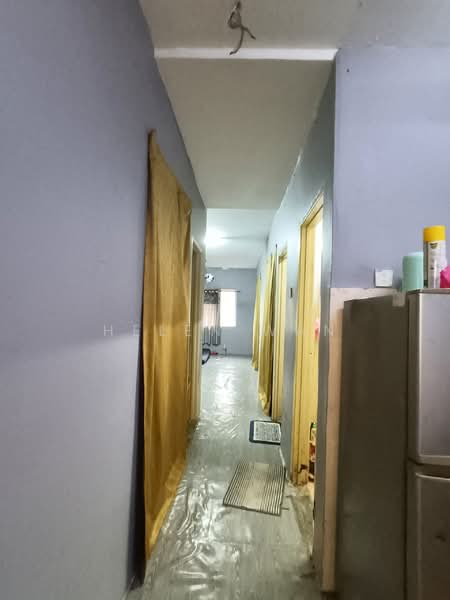 Apartment for Sale at Pangsapuri Putra - Helen Wan - Corridor - PropertyGuru.com.my