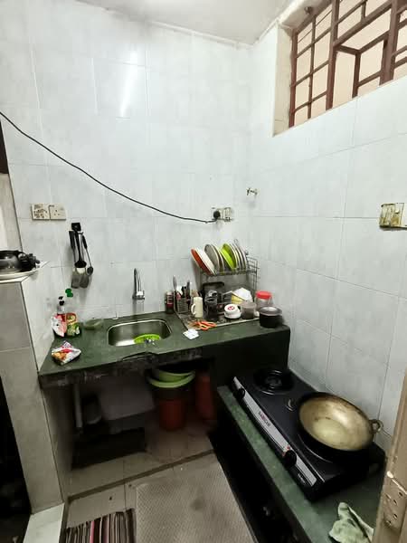 Apartment for Sale at Pangsapuri Putra - Helen Wan - Kitchen - PropertyGuru.com.my