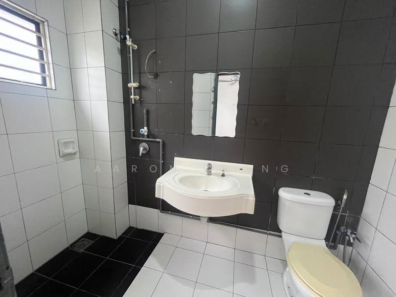 Rumah Teres 2-Tingkat untuk Dijual di Bandar Puteri Puchong (Puchong) - Aaron Chong - Bathroom - PropertyGuru.com.my
