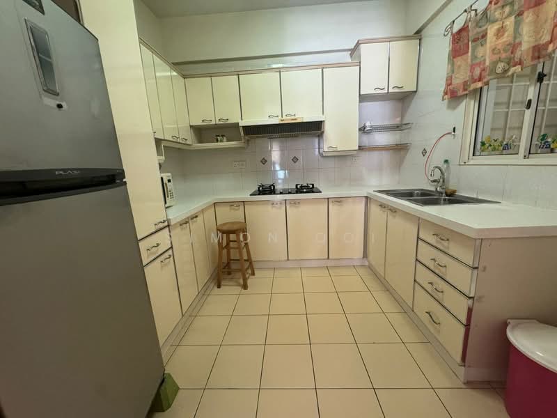 Kondominium untuk Dijual di Gold Coast Resort Condominium - Simon Ooi - Kitchen - PropertyGuru.com.my