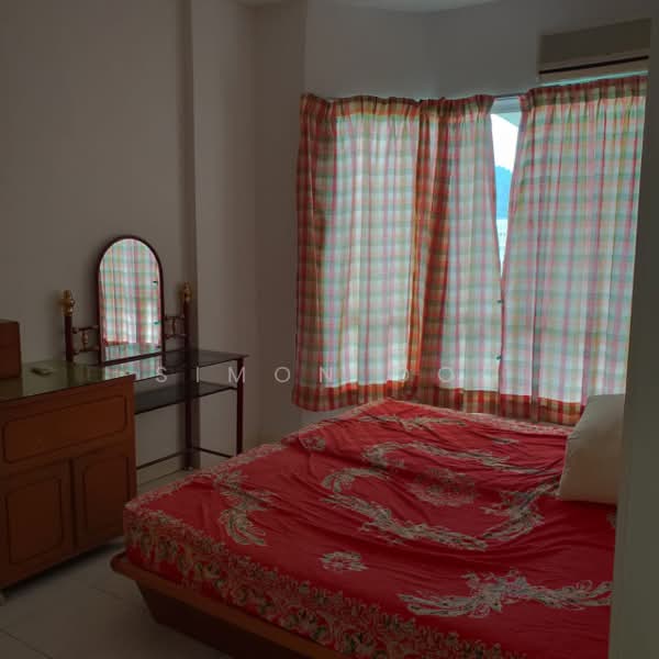Kondominium untuk Dijual di Gold Coast Resort Condominium - Simon Ooi - Bedroom - PropertyGuru.com.my