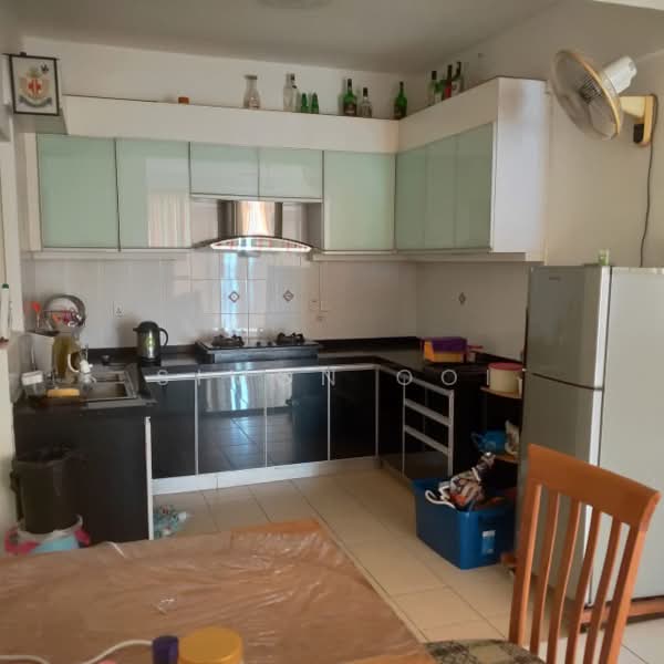 Kondominium untuk Dijual di Gold Coast Resort Condominium - Simon Ooi - Kitchen - PropertyGuru.com.my