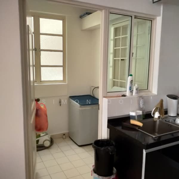 Kondominium untuk Dijual di Gold Coast Resort Condominium - Simon Ooi - Kitchen - PropertyGuru.com.my