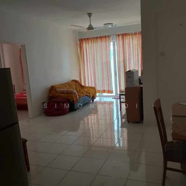 Kondominium untuk Dijual di Gold Coast Resort Condominium - Simon Ooi - Living Room - PropertyGuru.com.my