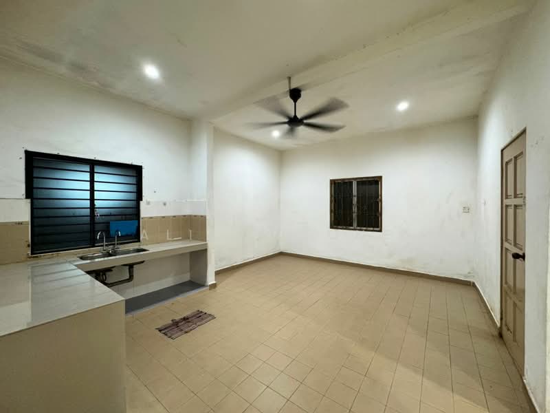 Rumah Teres untuk Dijual di Taman Mutiara Rini (Skudai) - Alicia Fong - Kitchen - PropertyGuru.com.my