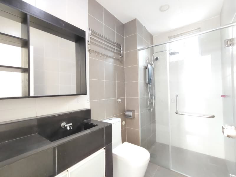 Servis Apartment untuk Disewa di BSP 21 - Quester Fong - Master Bathroom - PropertyGuru.com.my