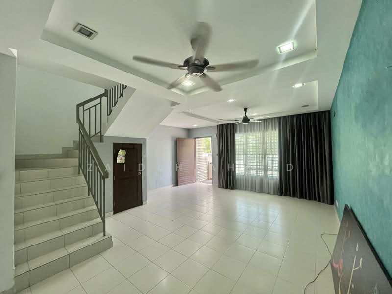 2-storey Terraced House for Sale in Hill Park (Semenyih) - Zaidah Ahmad - Living Room - PropertyGuru.com.my